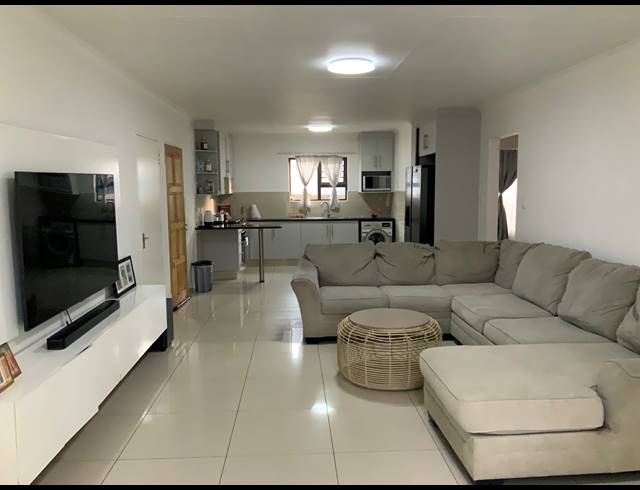 3 BEDROOM TOWNHOUSE FOR SALE IN PARKRAND